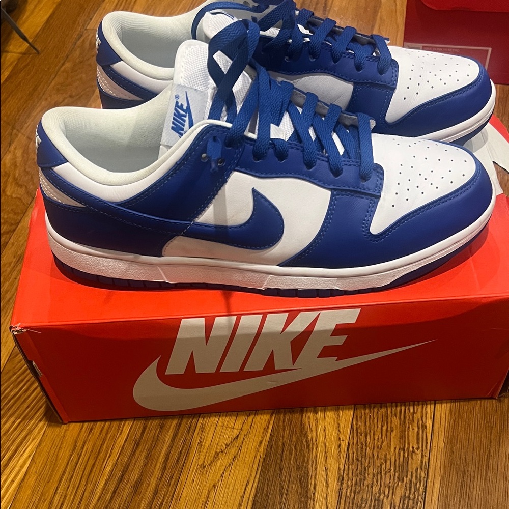 Nike Men's Royal Blue and White Sneakers
